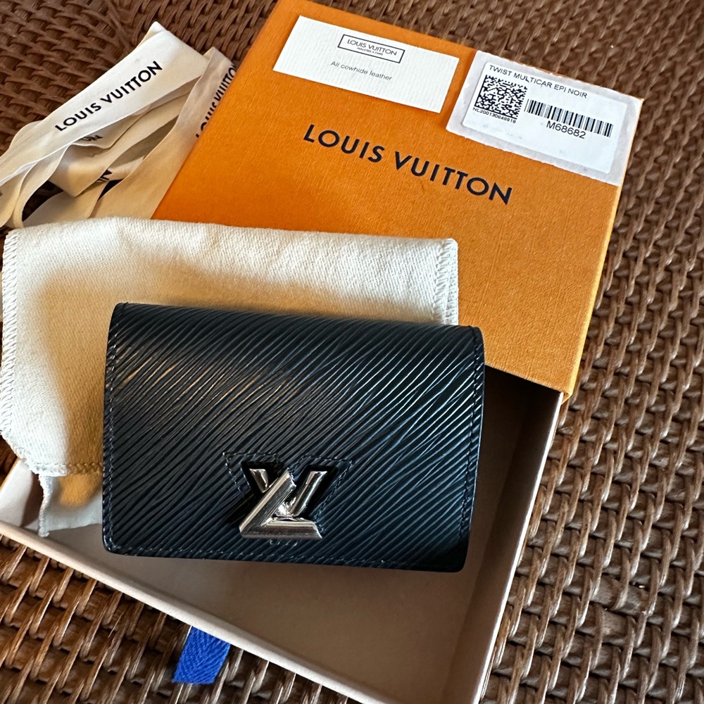 Louis Vuitton Twist Multicard Epi Noir